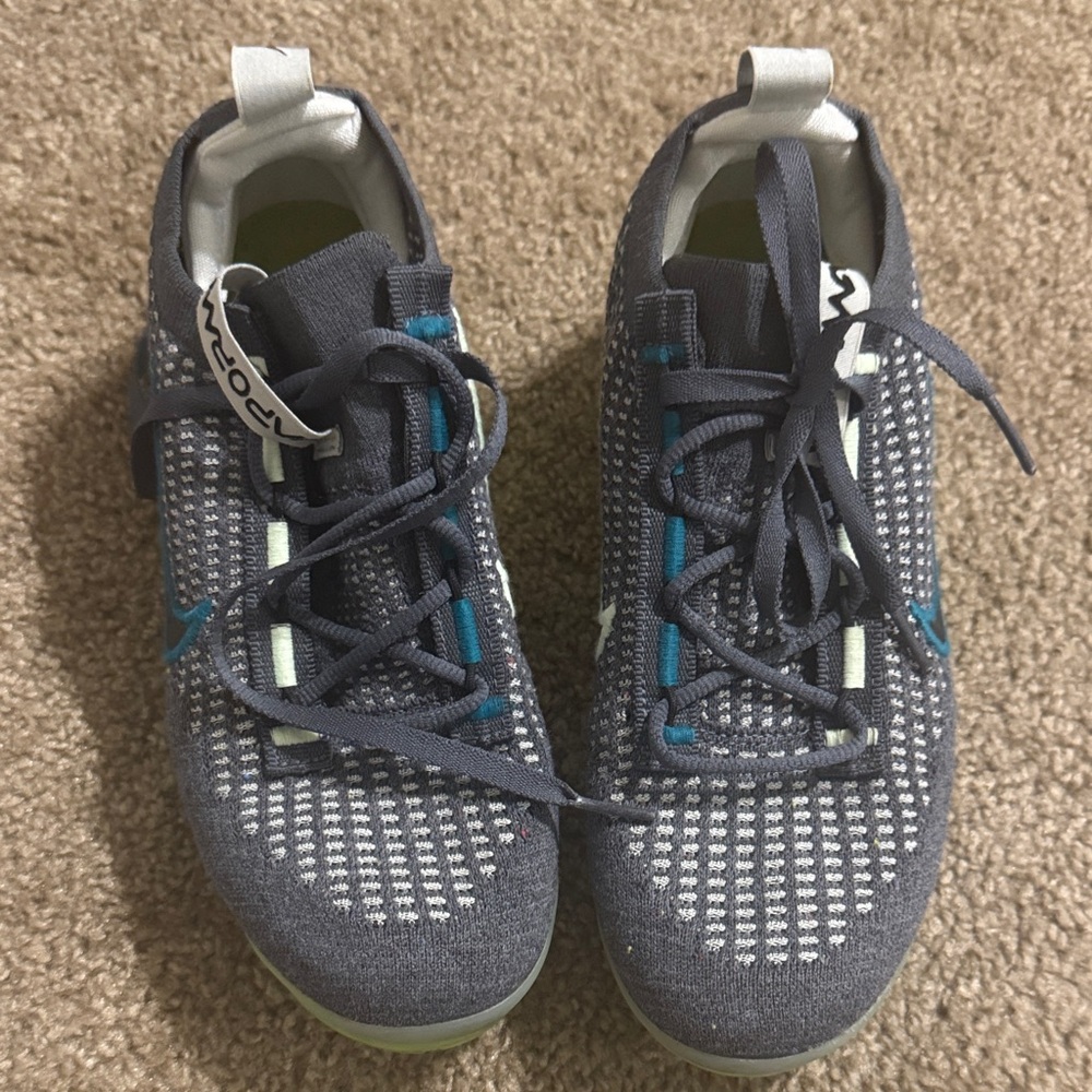 Nike Kids Sneakers in Gray and Blue